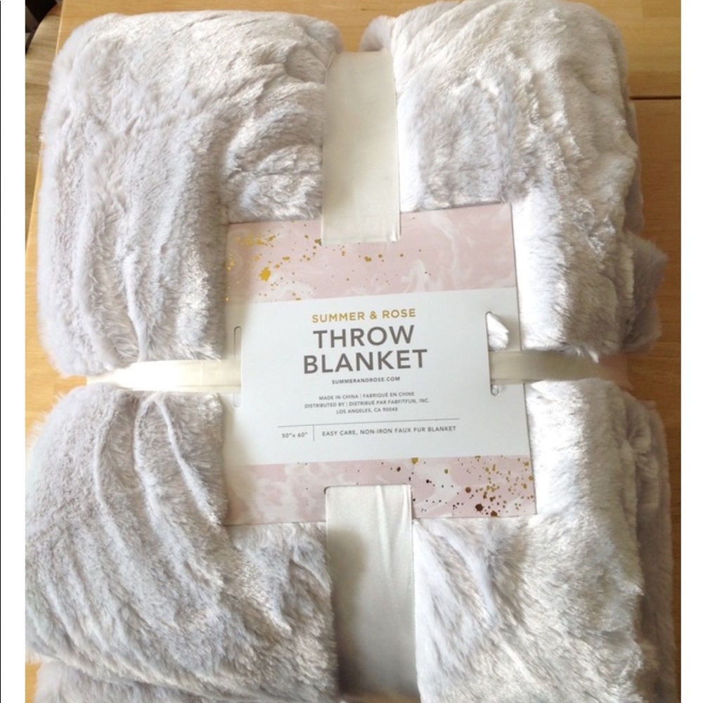 Summer & Rose Blanket in Cool Grey